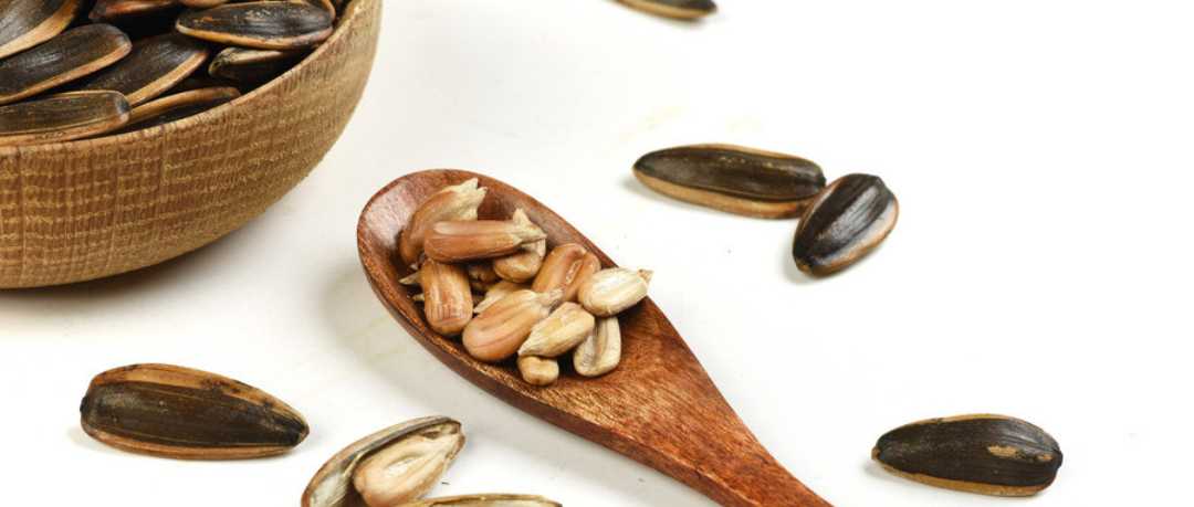 吃瓜子注意什么？专家建议：吃瓜子喝这两种茶，帮你缓解口干上火