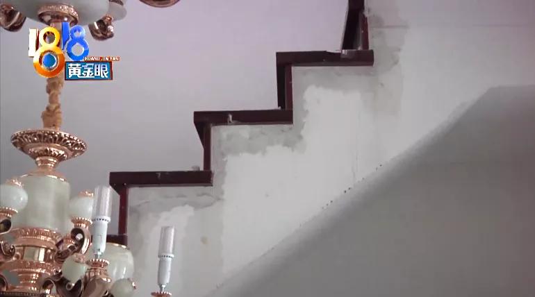 地漏被建筑材料堵塞,地漏被楼下塞住