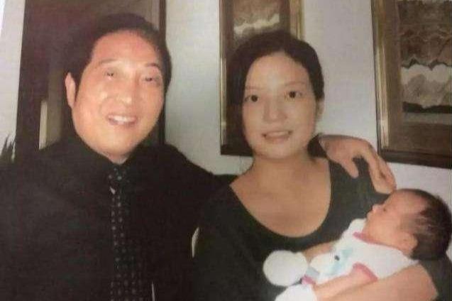 和叶翠翠相恋，与章子怡传绯闻，二婚的黄有龙为何娶赵薇为妻？