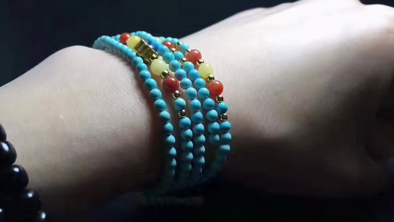 玩手串就是盘？你错了，搭配学不好，手串low到老