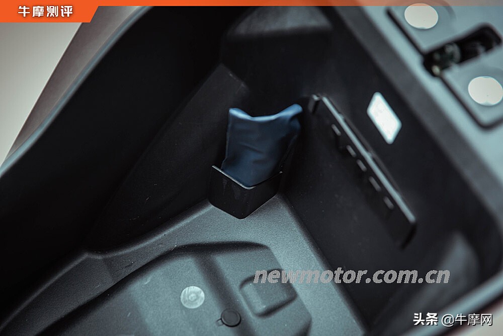 五羊本田nx125和雅马哈巧格哪个好,新款五羊本田nx125踏板车骑行感受