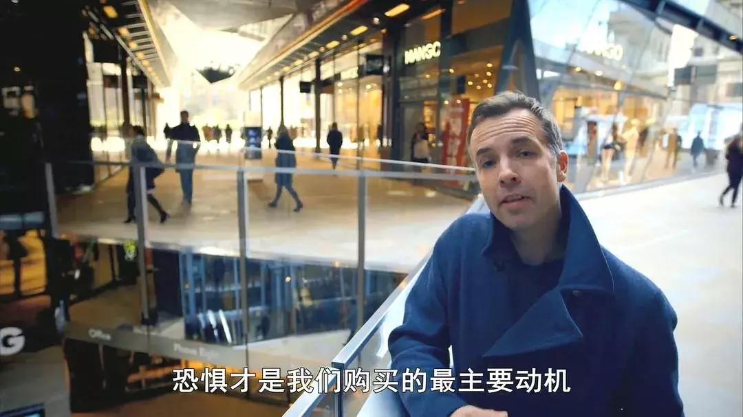 穿128元裙子的姑娘,穿3799块钱裙子的小女孩