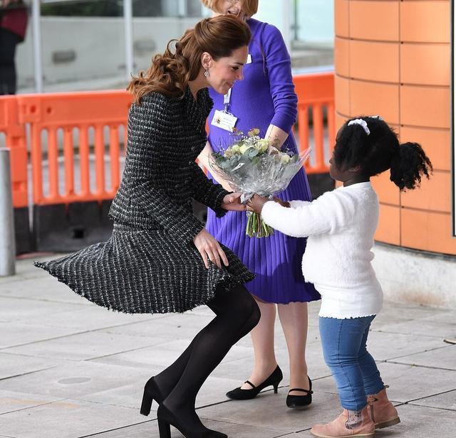 凯特王妃身材曝光,36岁凯特王妃老态尽显