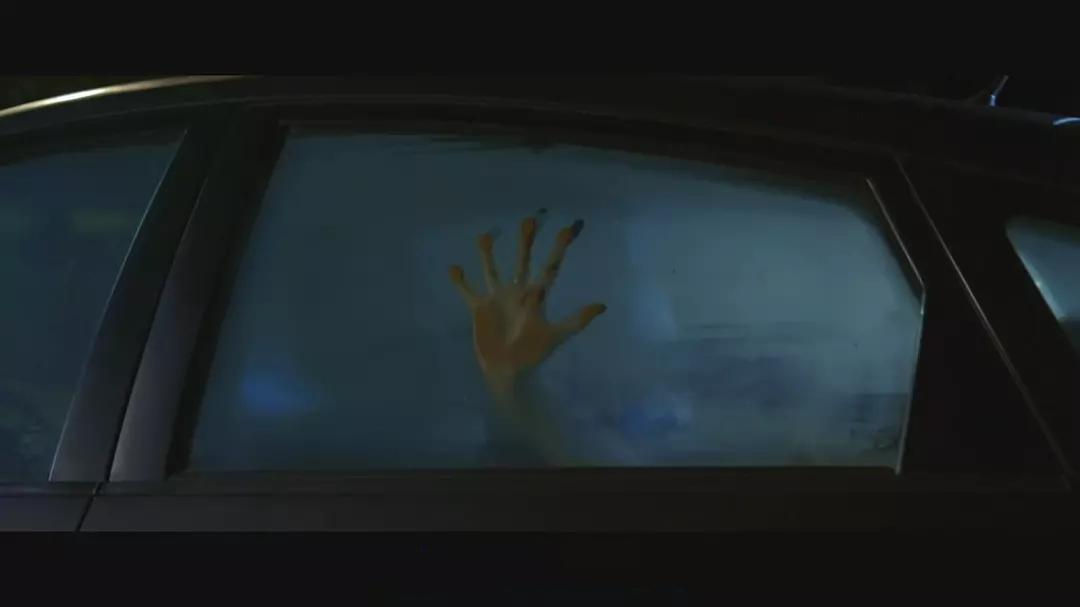 意外变成丧尸的电影,因为一次意外我变成了植物人