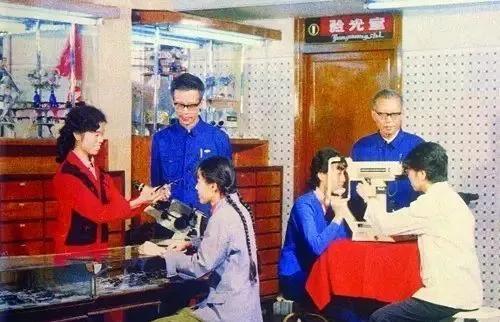 武汉精益眼镜武汉江汉路地址,江汉路精益眼镜总店电话