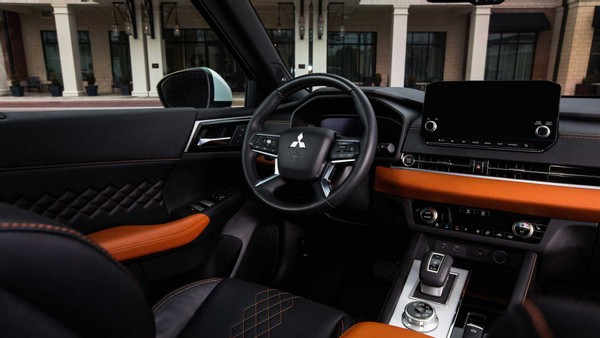 欧蓝德命真硬!月销稳在4296台,网友:大排自吸+四驱,快稀缺了