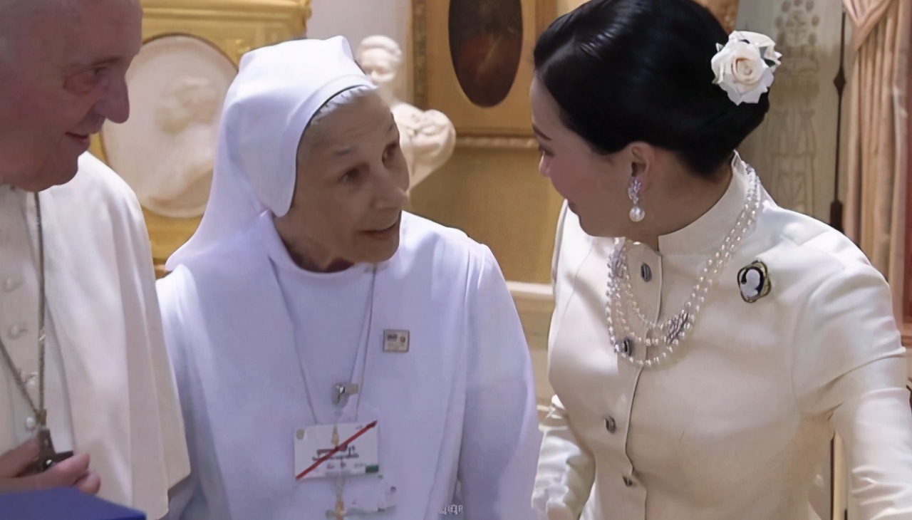 泰王后西拉米,泰王室王后