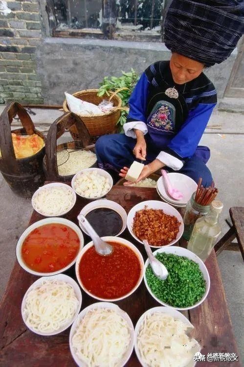 嘎嘎离世已三十多年，先进与落后，愚昧与文明，在大山里碰出火花