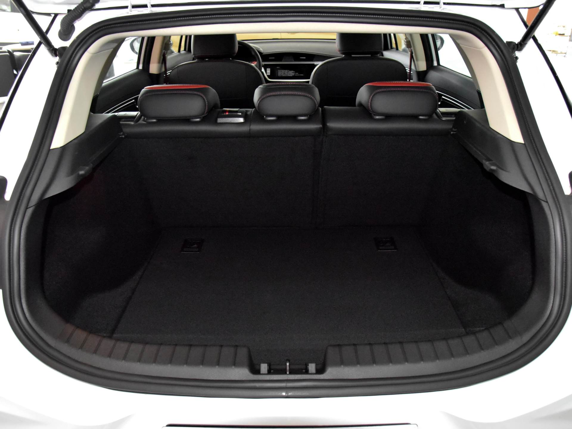 比suv空间小比轿车大,比合资便宜的suv车型