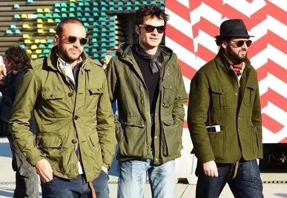 中年妇女穿什么款式的风衣最好,这4种风衣才适合你