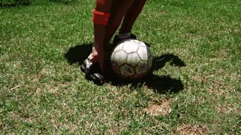 足球大脚开不好,足球正确的支撑脚