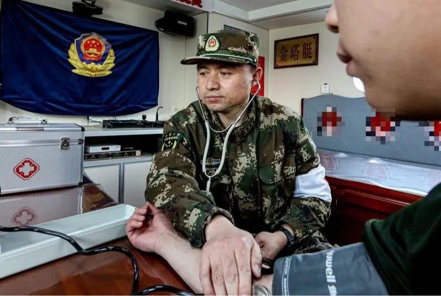 最美海警医师刘俊锋