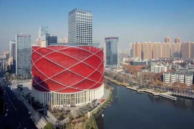 许家印建的最好看的大楼,许家印全球化造型