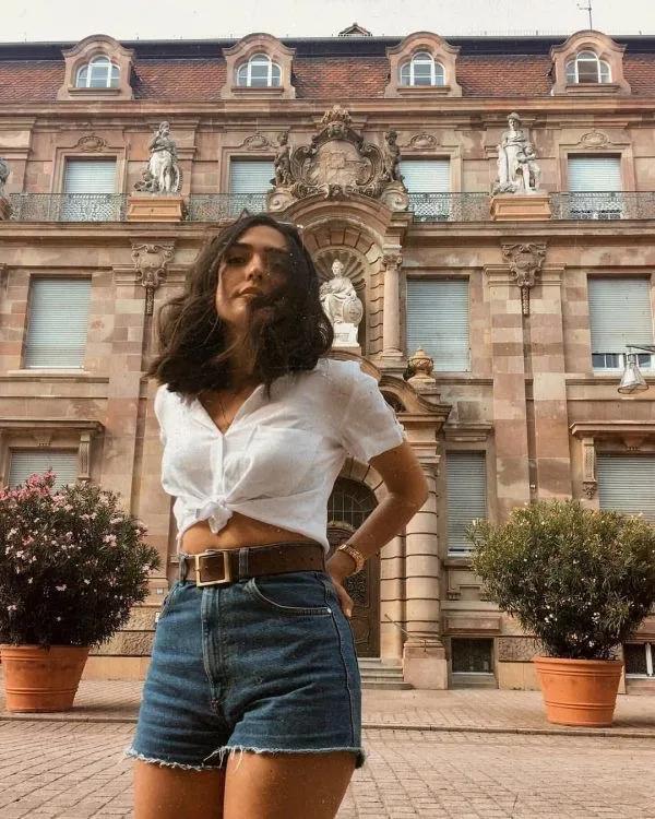 夏天薄款牛仔短裤,怎样选择牛仔短裤显瘦