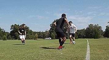 新手必学的足球两大技巧,足球过人技巧初学者