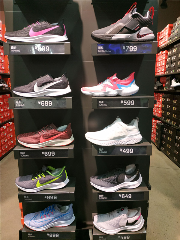 晋江耐克阿迪折扣店,耐克阿迪折扣店的进货渠道在哪儿