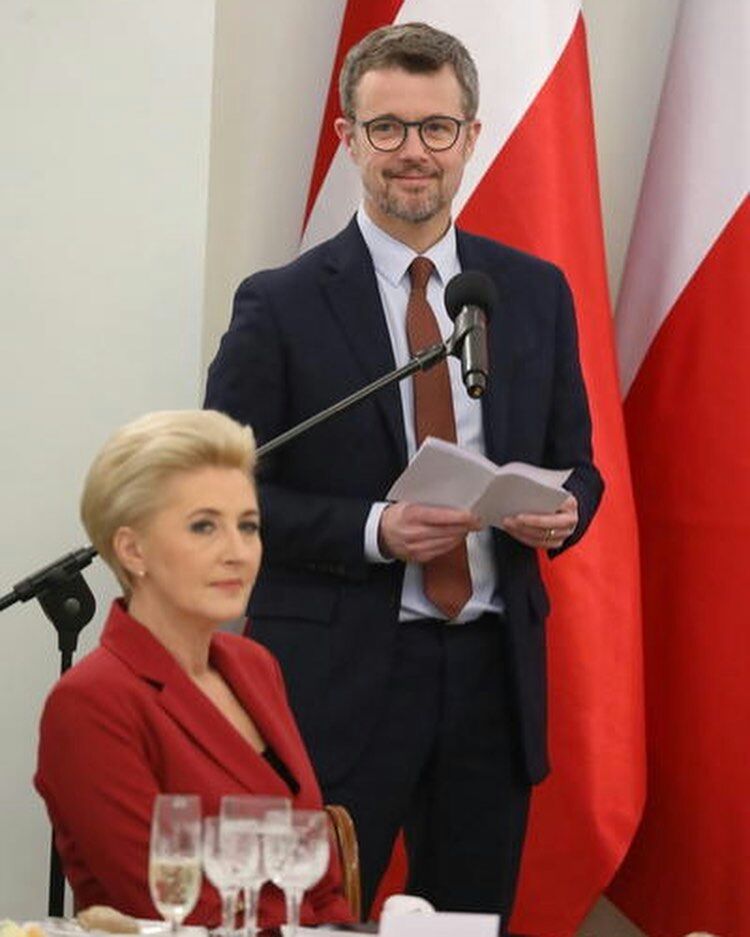 她打遍天下无敌手，红裙让丹麦王妃惨败，同框梅拉尼亚也是稳赢