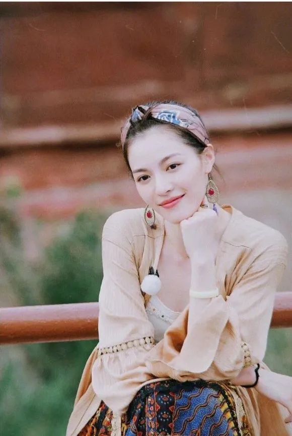 宋妍霏欧阳娜娜都爱的潮牌,欧阳娜娜宋妍霏邓紫棋