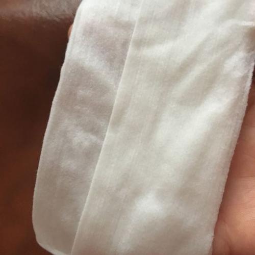 经常用湿纸巾给宝宝擦手好,宝宝每天都要用的纸巾