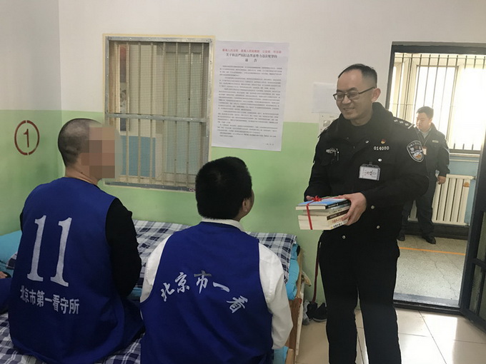 死刑犯王立华最后一夜，枪决前泪流满面地忏悔，民警：他不是真心