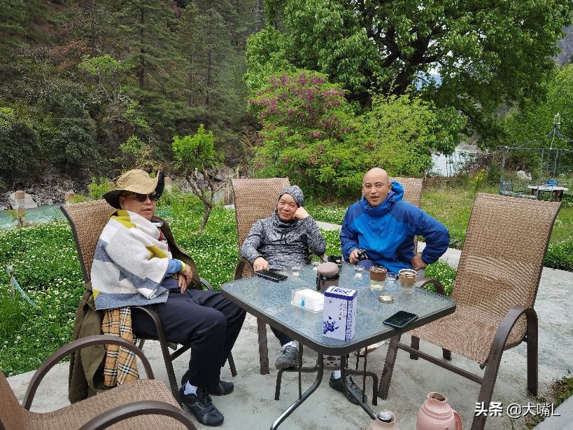 比亚迪唐穿越丙察察,4+2出行方式