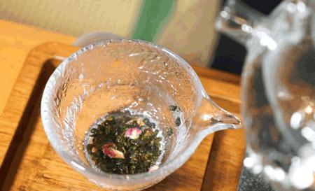 白桃乌龙茶日本lupicia礼盒,lupicia白桃乌龙茶评价