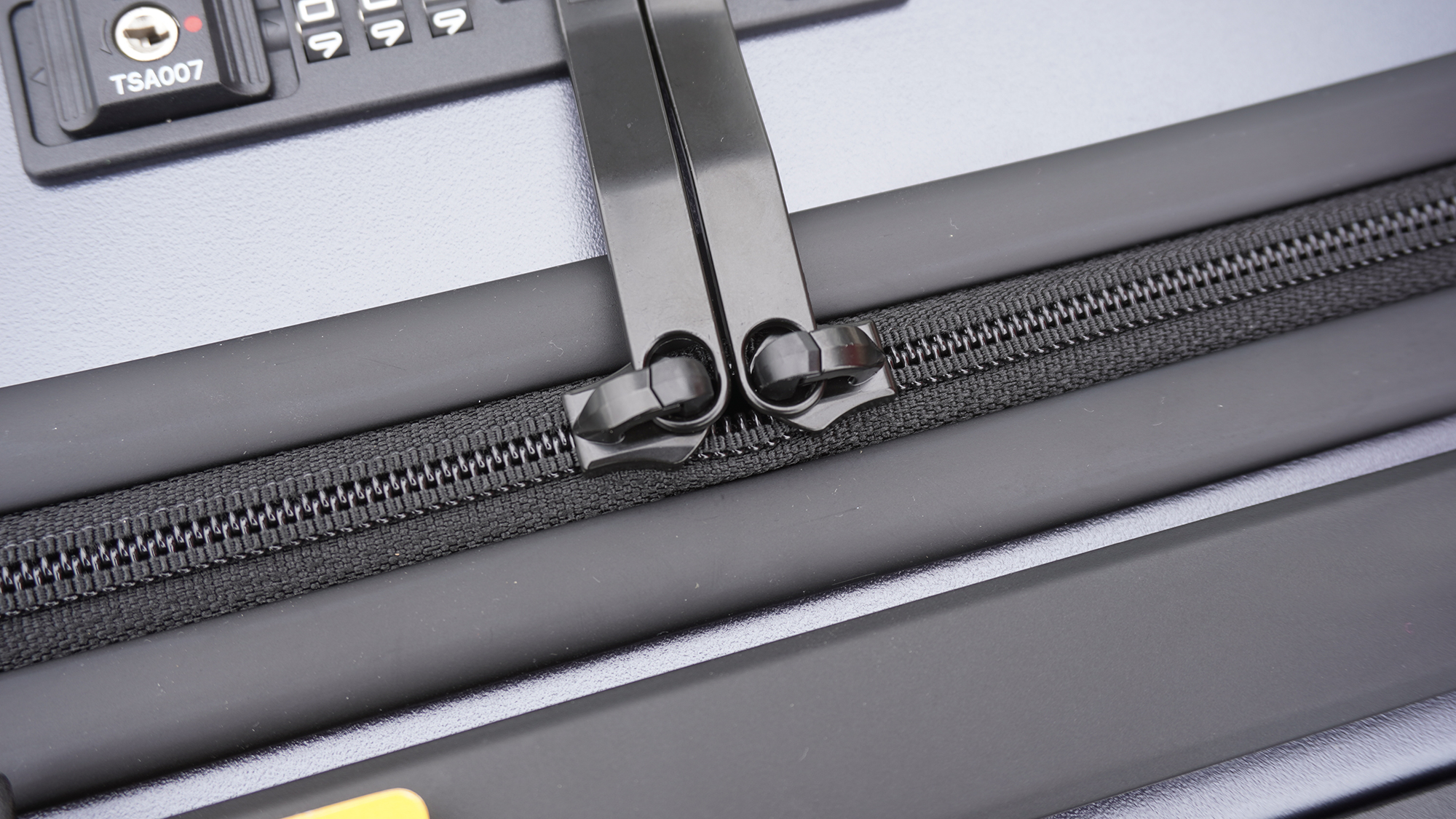 出差旅行行李箱怎么选，地平线8号拉杆箱颜值高又实用