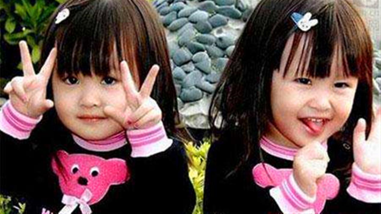 我太难了！睾爸爸为双胞胎女儿名字发愁，妈妈取名让网友点赞