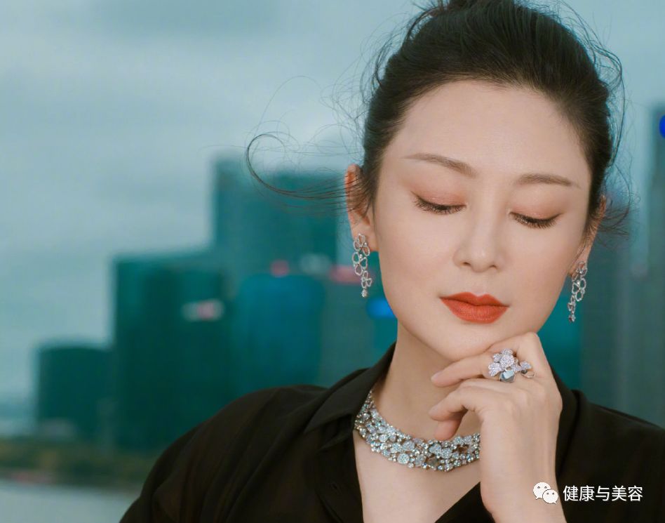 陈红年轻美貌,陈红18岁到54岁的容颜变化