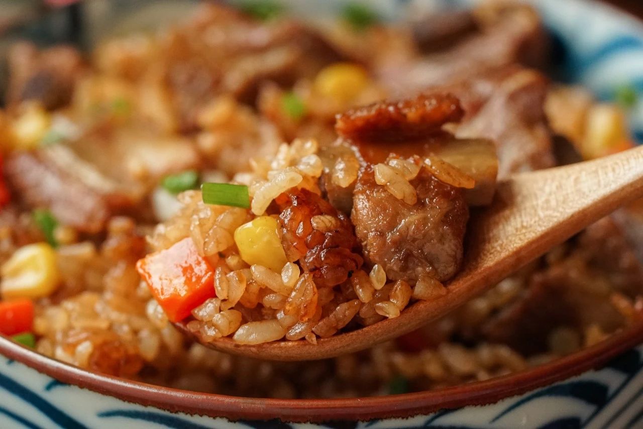 冬天就要吃热乎乎的糯米饭,全家人都能吃的电饭煲焖饭