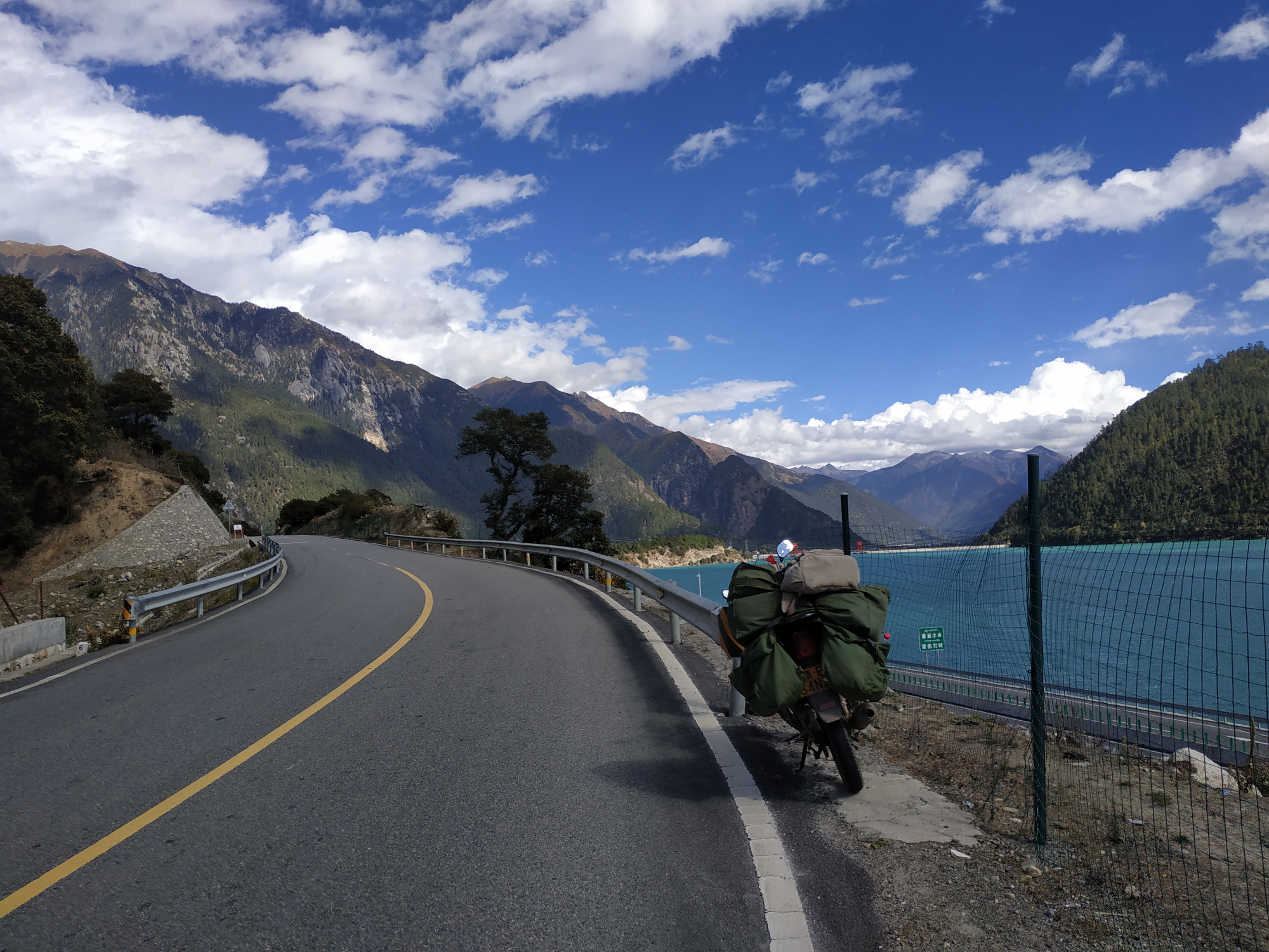 125摩托可以去318吗,125摩托能进市区吗