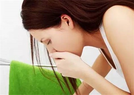 出现这4个症状要就医,怀孕2个月胎儿停止发育怎么回事