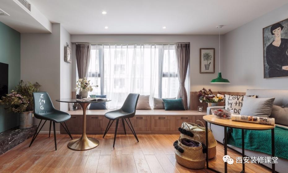 客厅有个飘窗怎样让它实用又漂亮,客厅带飘窗卧室带阳台的优缺点