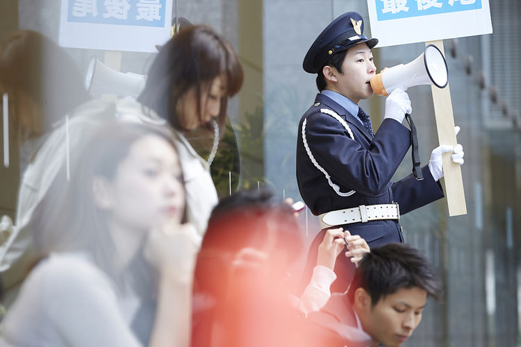 把自媒体当作工作靠谱吗,什么职业不允许做自媒体