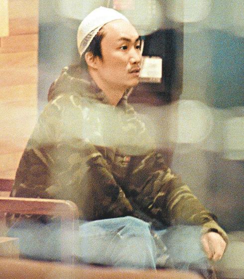 郑中基飞机醉酒,郑中基2000年飞机醉酒事件