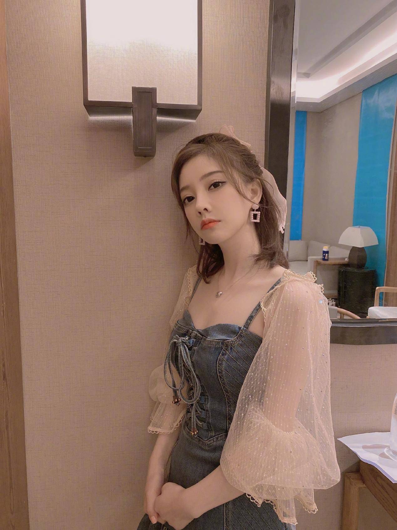 冯提莫健身房放飞自我,冯提莫长发短发对比