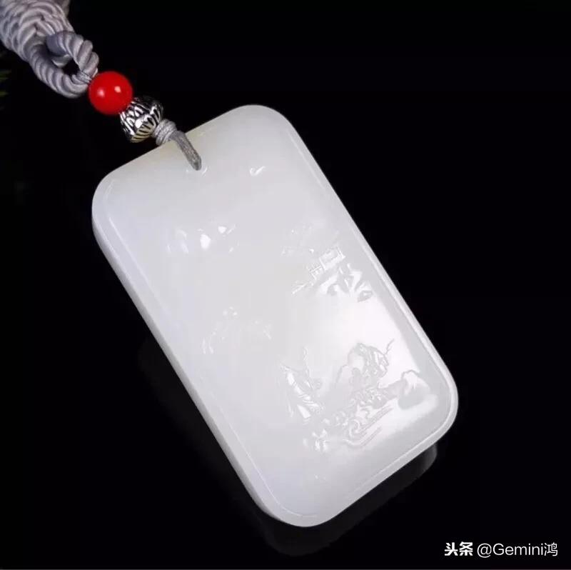 和田玉籽料墨玉和山料墨玉的区别,和田玉青花籽料和山料打灯对比图