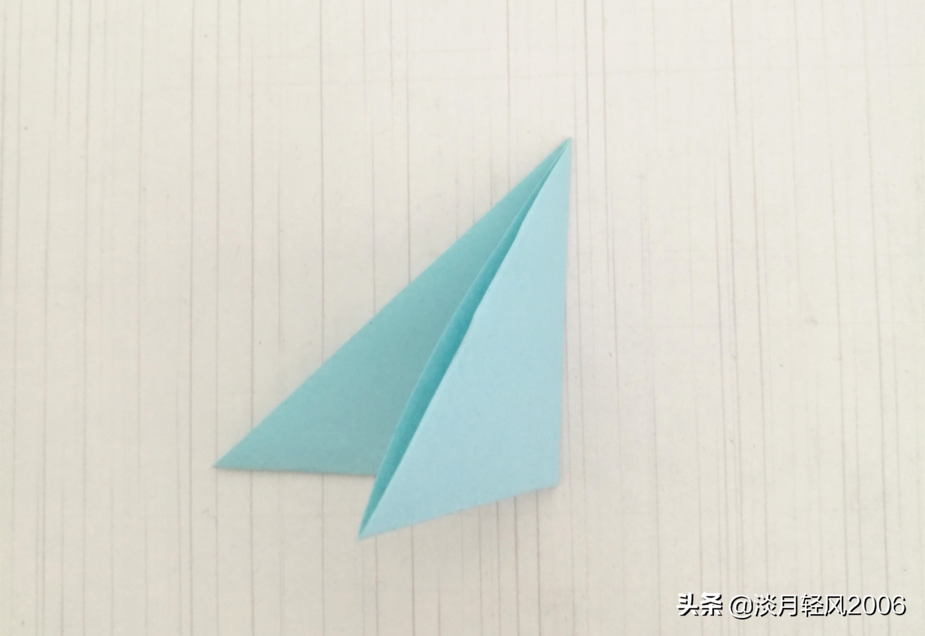 正方形彩纸剪纸手工,手工剪纸教程简单幼儿园花朵