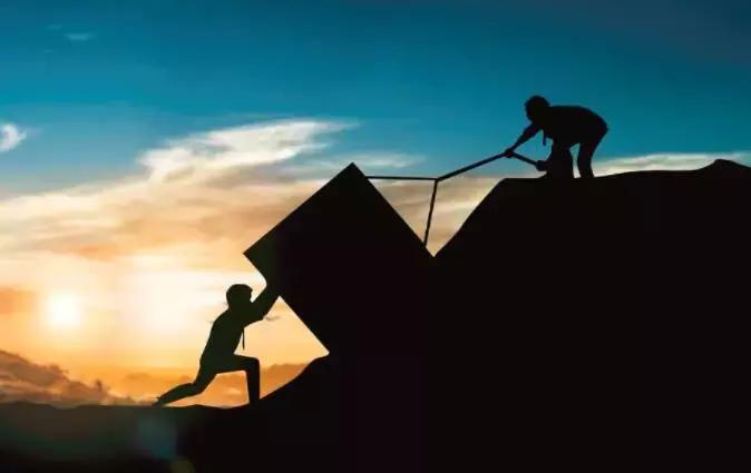 为什么两个起点和条件相同的人，最终成就会有天壤之别？值得一读