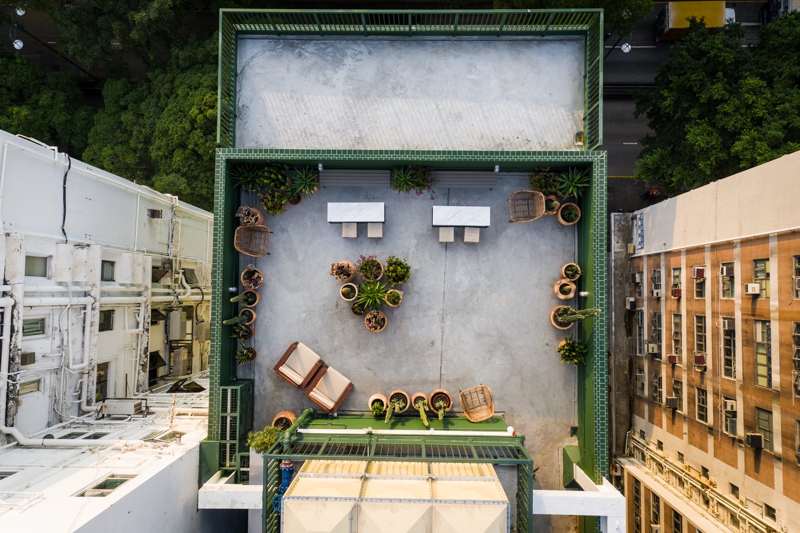 香港寸土寸金是因为地方小吗,寸土寸金的香港房子虽小却也精致