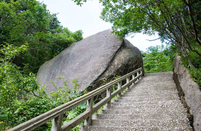 天柱山，怪你过分美丽