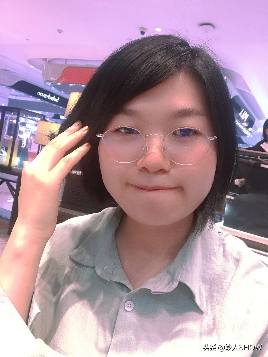 摆拍秀恩爱博主打假,炫富女作家秀恩爱