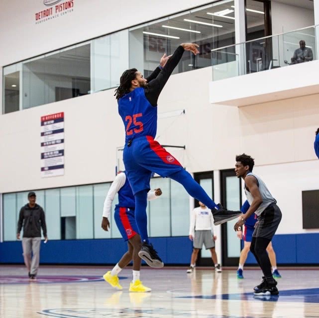 阿迪达斯要凉了吗,阿迪达斯米切尔2021