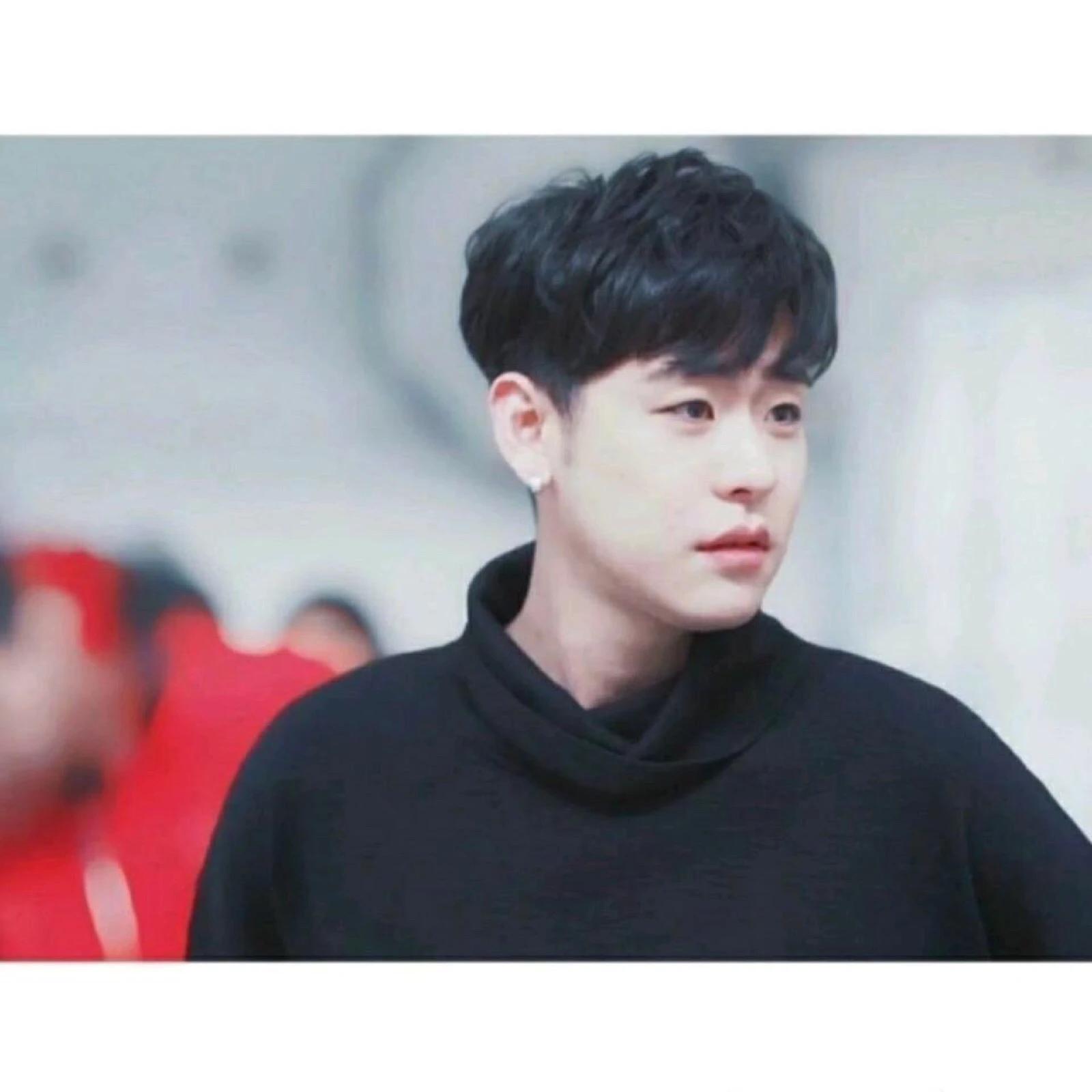 张云雷原来的发型,张云雷换了发型才火的