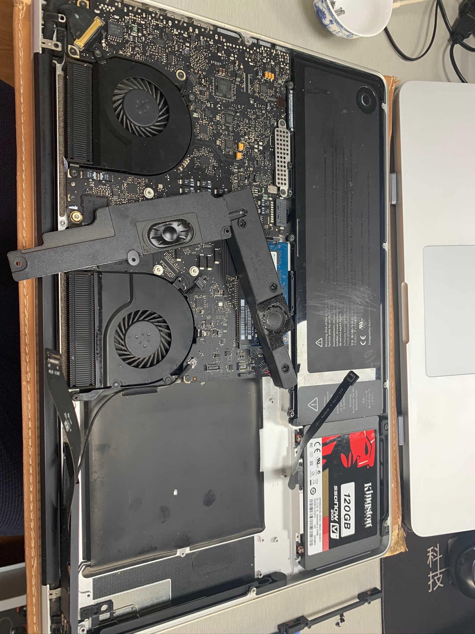 macbookpro喇叭破音使用工具,macbookpro喇叭破音胶水修复方法