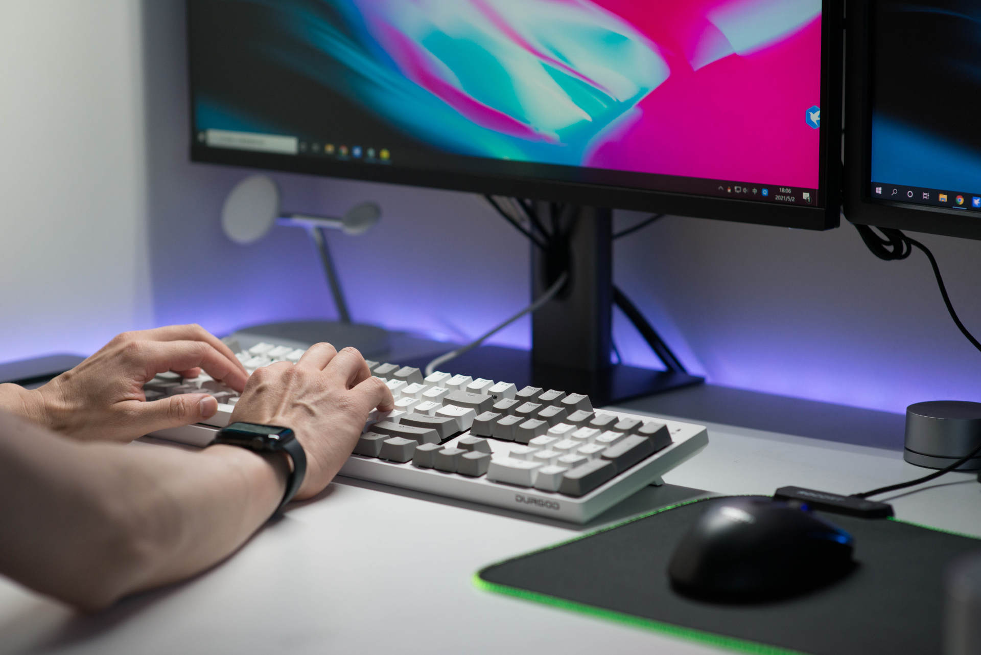 中端机械键盘王者轴体手感真实体验,青轴和银轴横评