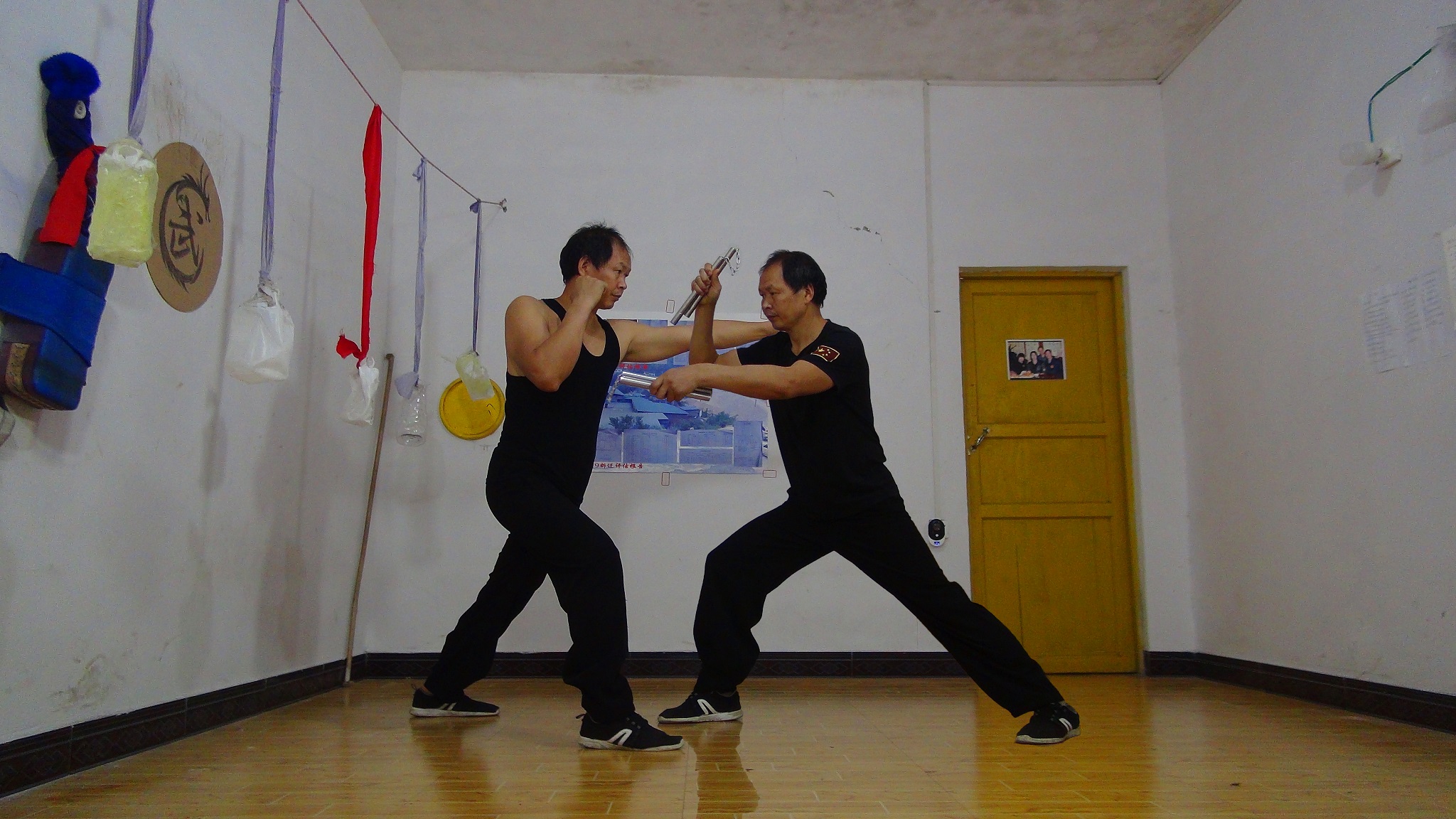 如果让泰森拳王詹姆斯中国足球全华班的人来练习这套苗拳效果如何