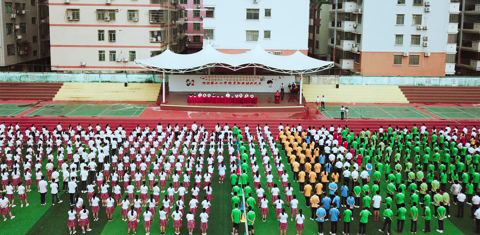 英德华粤艺术学校学生日常,英德华粤新生开学