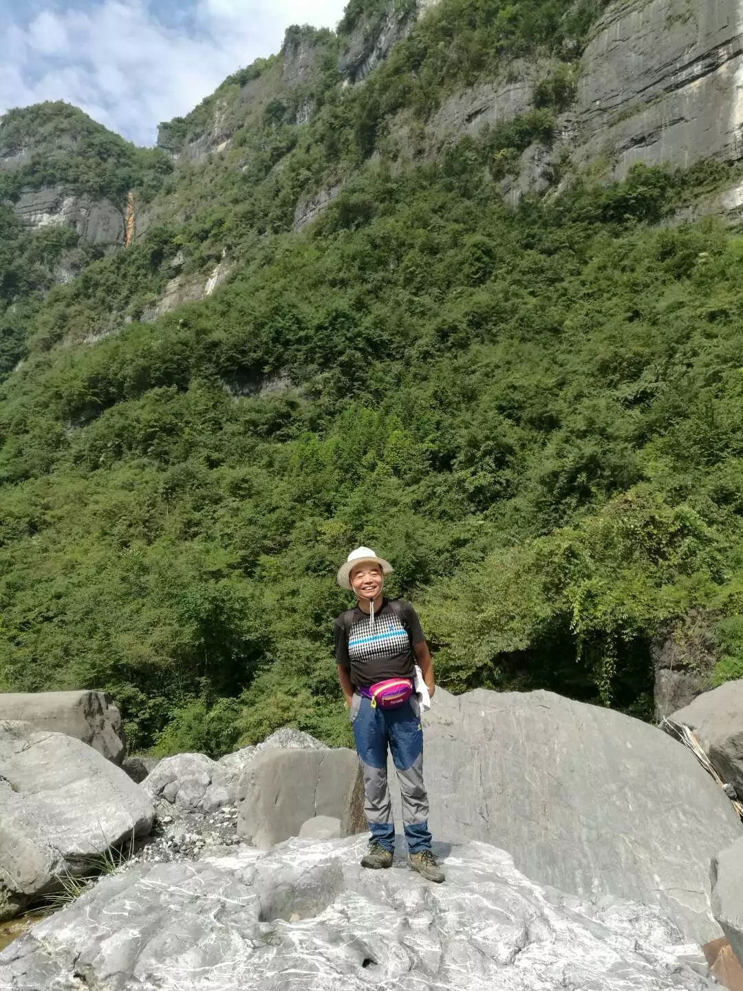 西漂湾瀑布群,建始西漂湾瀑布群