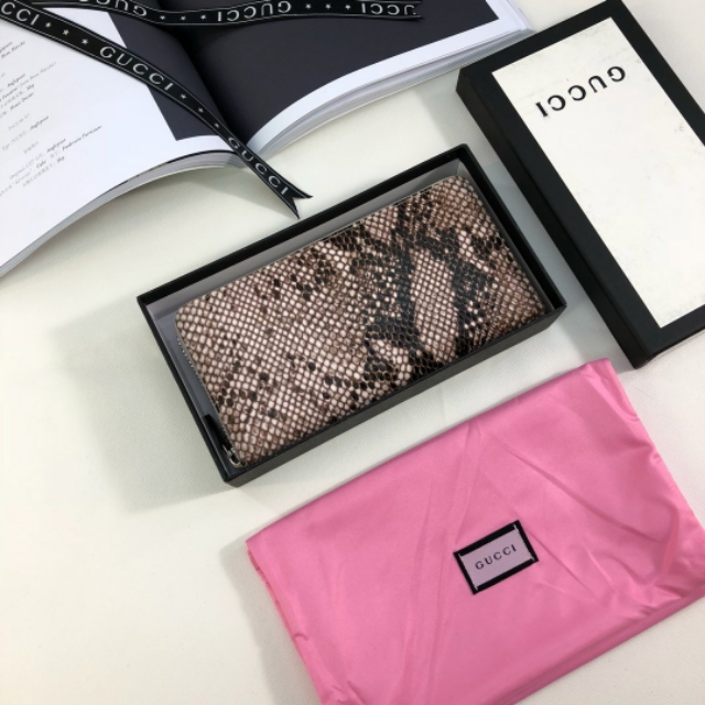 男生裸睡该不该穿短裤,晚上睡觉该不该穿文胸